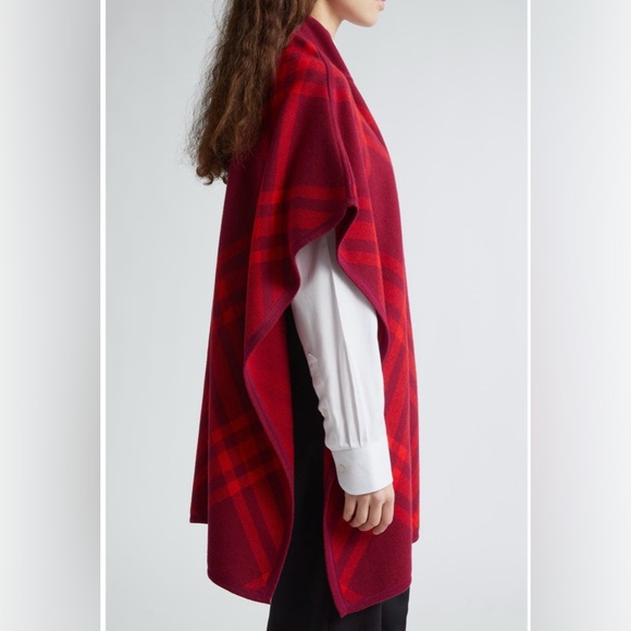 BNWT Burberry Carly Check Wool Cape Red - Picture 3 of 6